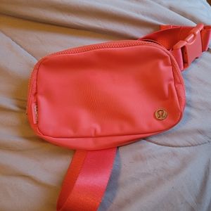 lululemon beltbag